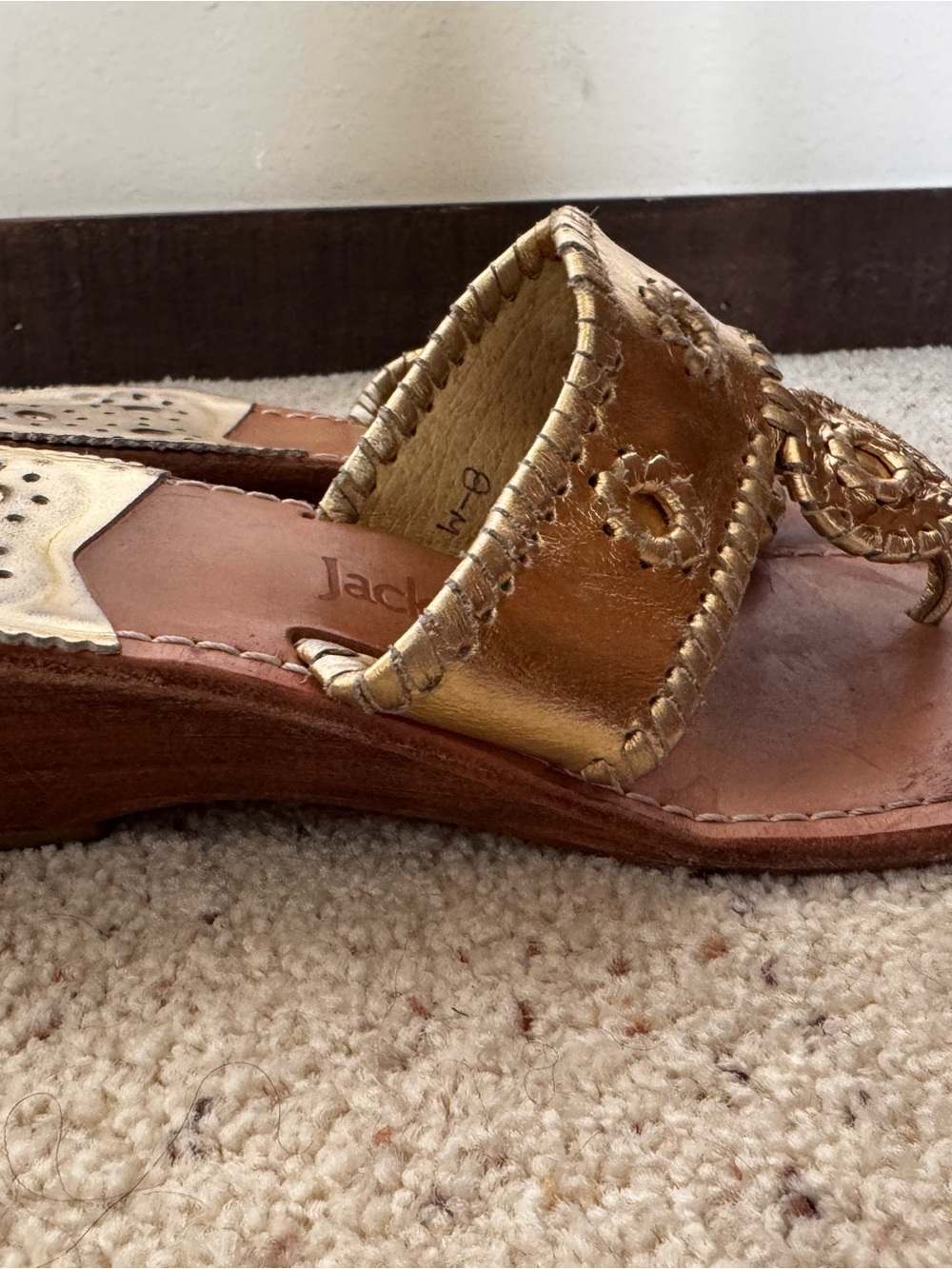 Jack Rogers Metallic Gold Leather Thong Sandals Wedge - Picture 3 of 3
